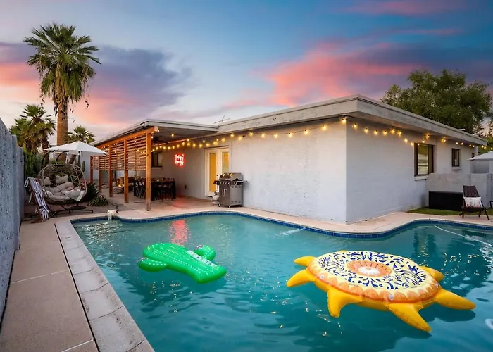 Biltmore With Game & Fire Pit, Sleeps 16 Phoenix