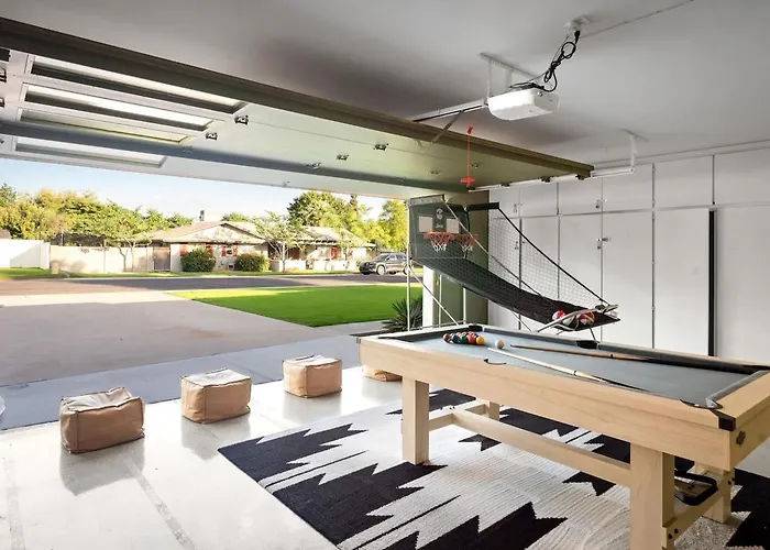 Biltmore With Game & Fire Pit, Sleeps 16 Holiday home Phoenix