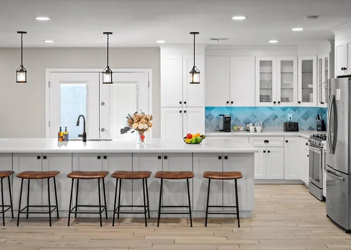 Biltmore With Game & Fire Pit, Sleeps 16 Holiday home Phoenix