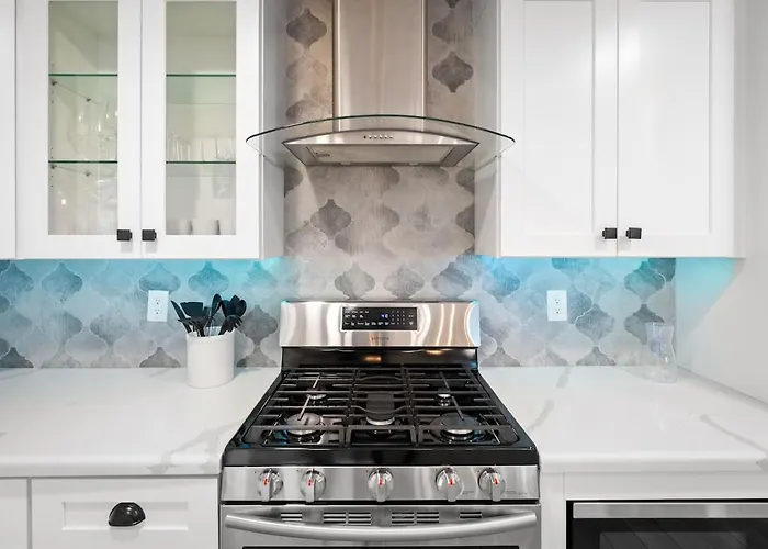 Biltmore With Game & Fire Pit, Sleeps 16 Phoenix
