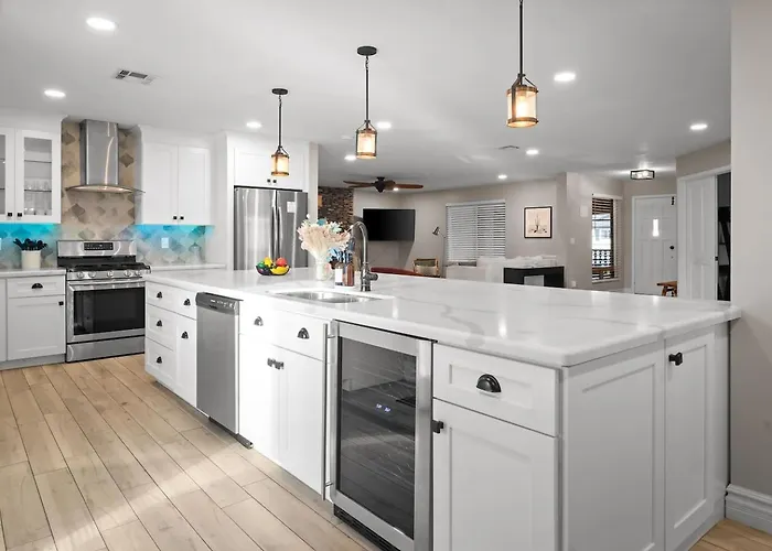 Biltmore With Game & Fire Pit, Sleeps 16 Holiday home Phoenix