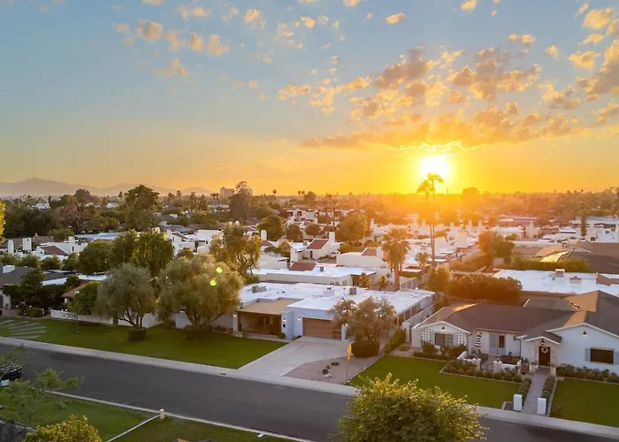 Biltmore With Game & Fire Pit, Sleeps 16 Holiday home Phoenix