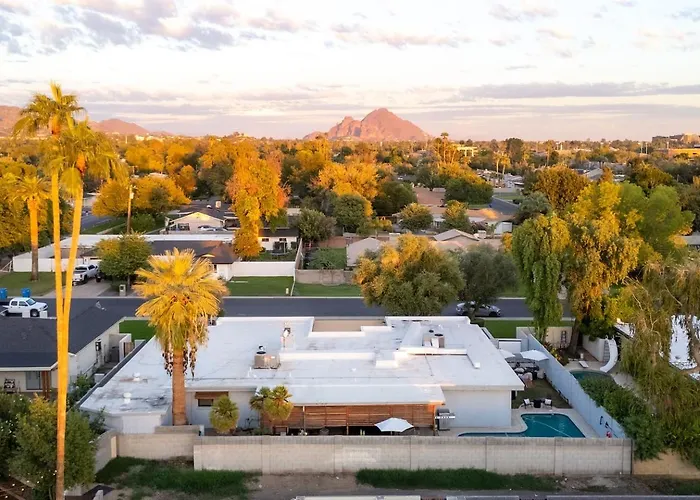 Biltmore With Game & Fire Pit, Sleeps 16 Holiday home Phoenix